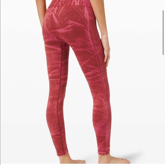 Lululemon seamless leggings. A11 - Picture 3 of 6